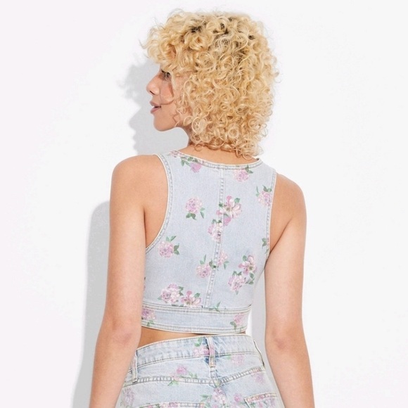 🔆 Wild Fable Denim Light-wash Floral Crop Top - Picture 2 of 9